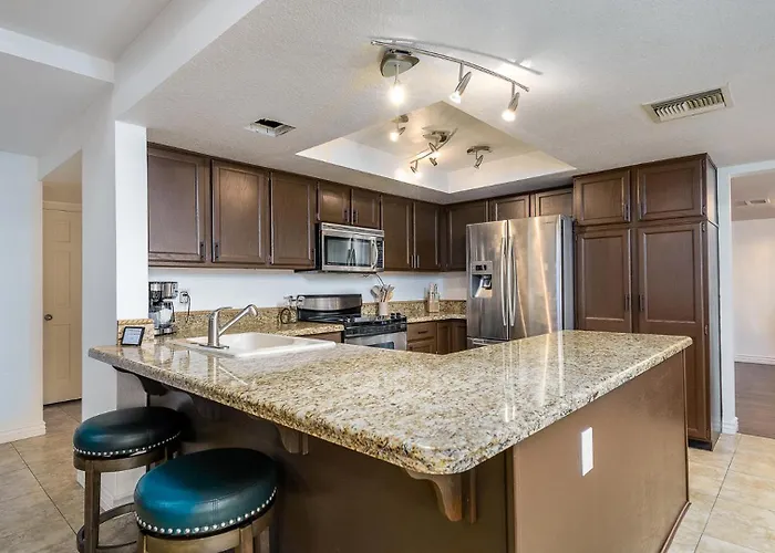 Family-friendly Retreat, Heated Pool, Putting