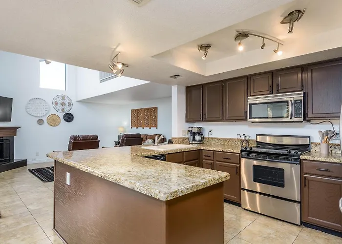 Family-friendly Retreat, Heated Pool, Putting