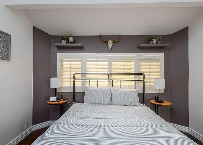 Family-friendly Retreat, Heated Pool, Putting * Phoenix