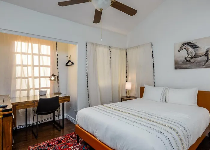 Family-friendly Retreat, Heated Pool, Putting *