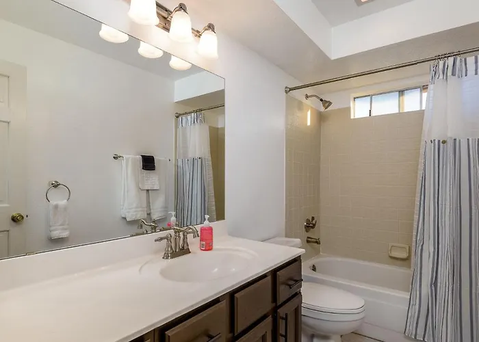 Family-friendly Retreat, Heated Pool, Putting Phoenix