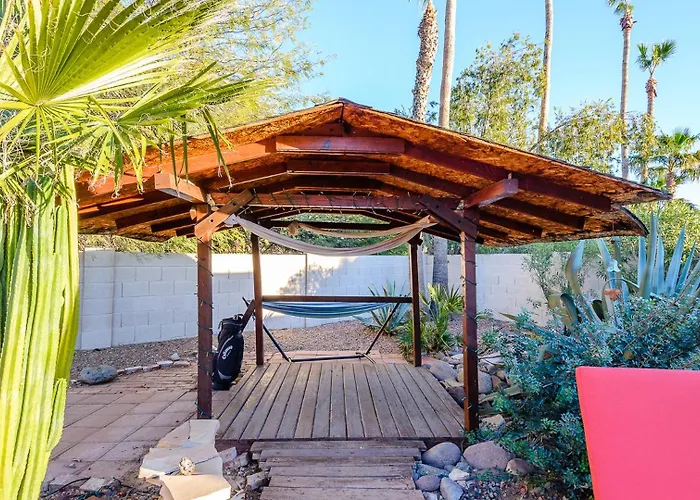 Holiday home Family-friendly Retreat, Heated Pool, Putting *
