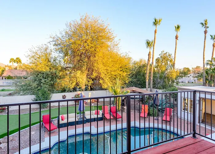 Family-friendly Retreat, Heated Pool, Putting Holiday home Phoenix